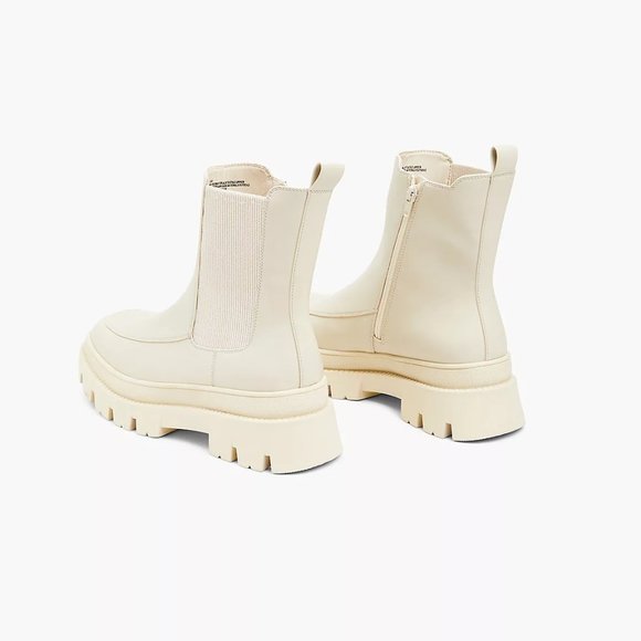 Lane Bryant Woman’s Dream Cloud Faux-Leather Super Lug Bootie Cream Size 7W - Picture 2 of 10